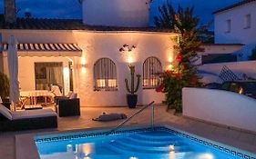 Charmante Villa Avec Piscine Dans Les Canaux